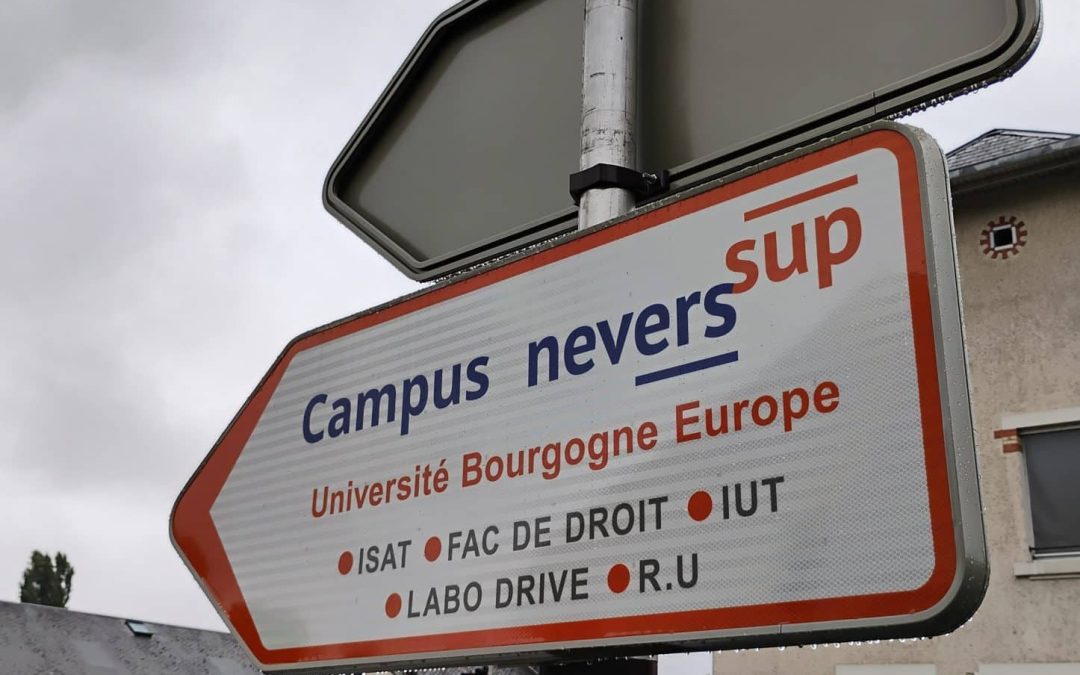 Une nouvelle signalisation « enseignement supérieur » à Nevers !